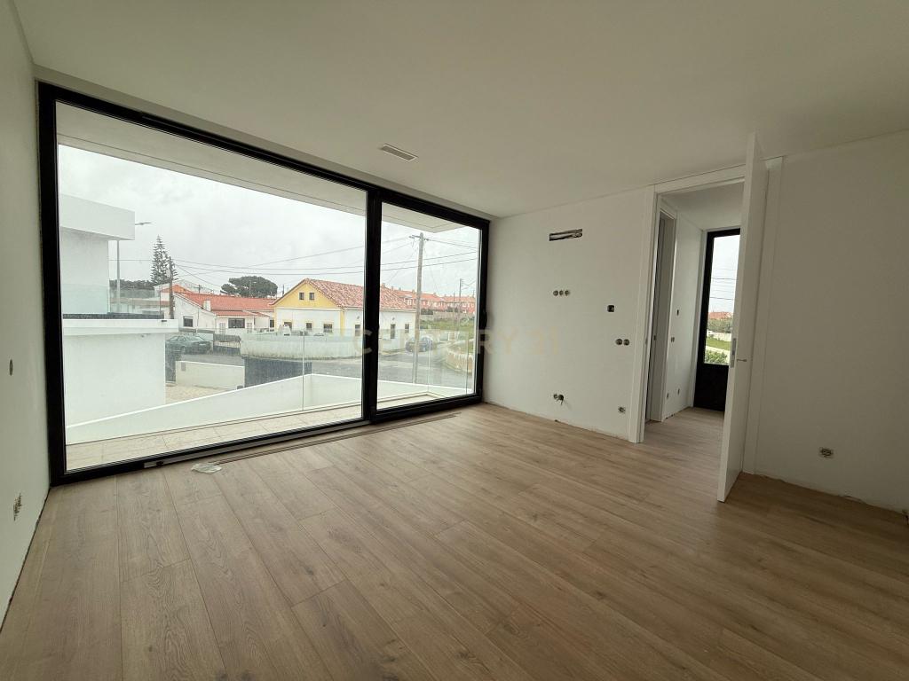 Moradia de Luxo T4 com Piscina - Sintra/Magoito - Image 8