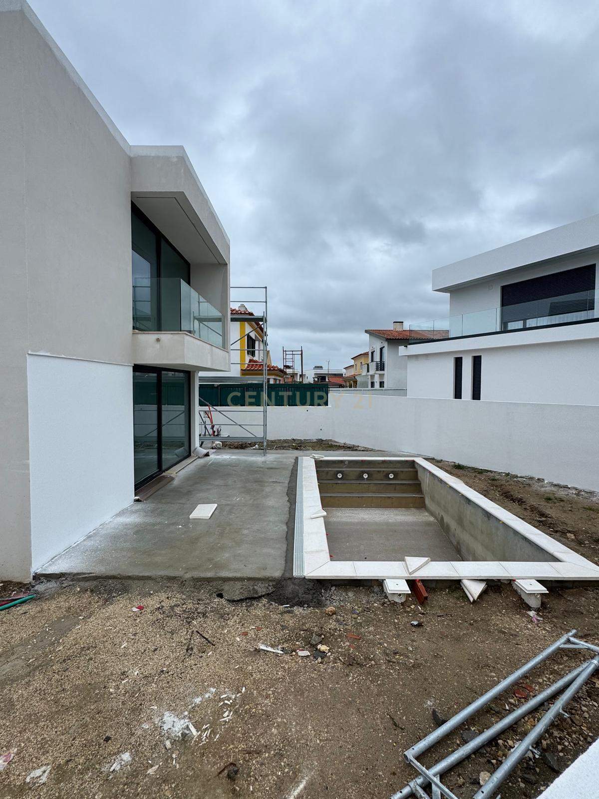 Moradia de Luxo T4 com Piscina - Sintra/Magoito - Image 2