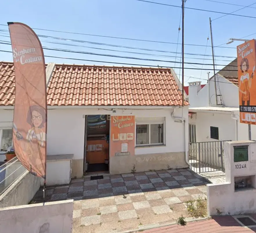 Moradias Térreas em banda no centro da Charneca Caparica - Image 8