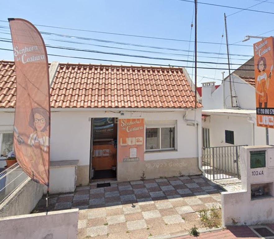 Moradias Térreas em banda no centro da Charneca Caparica - Image 8