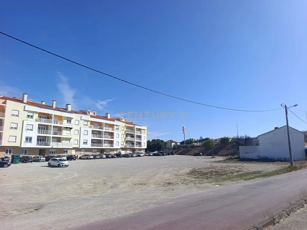 Terreno de 5.300 m para Construção (Multiusos) – Pinhal Novo, Palmela - Image 1