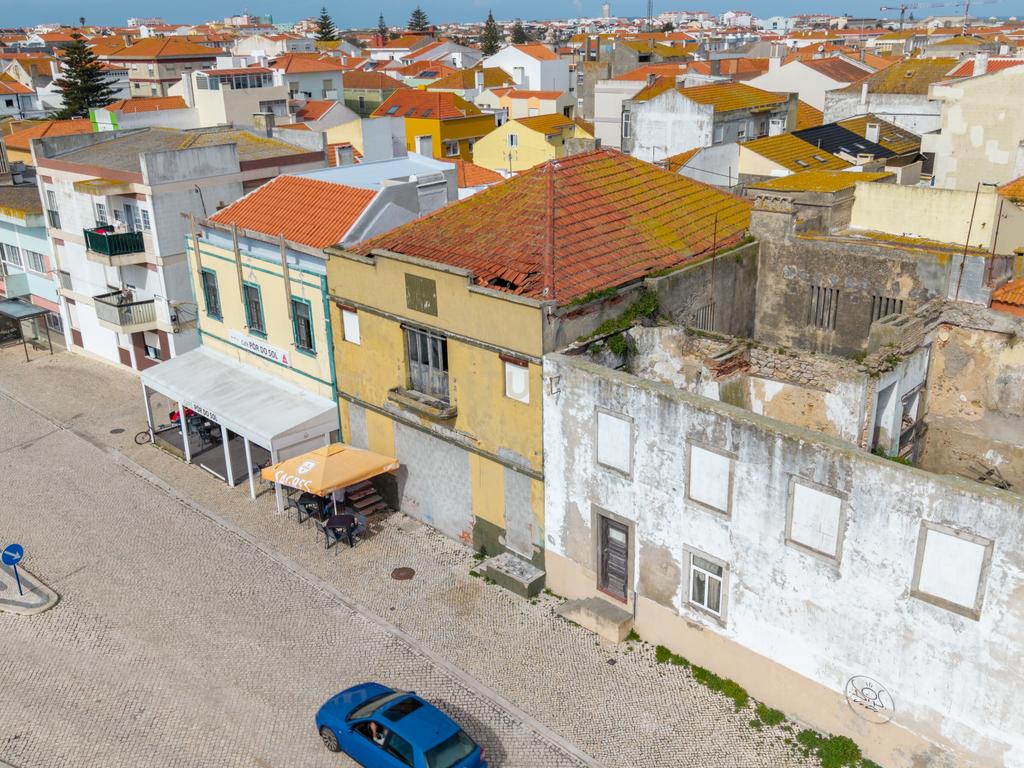 Edifício para reabilitação - Forte Peniche - 1ª Linha (3 Lotes) - Image 4