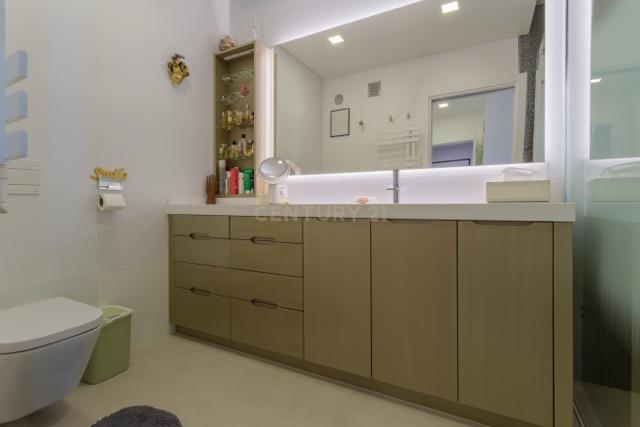 Luxuoso apartamento T3 duplex com Vista Panorâmica em Quinta de Santa Teresa, Charneca de caparica - Image 13