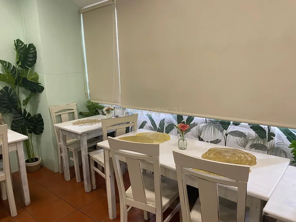 Restaurante em São Domingos de Benfica com faturação ativa e clientela fidelizada - Image 2