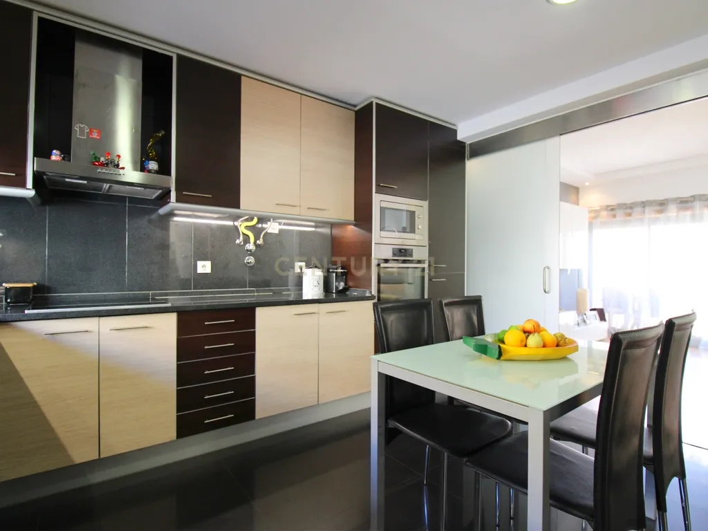 Moradia Contemporânea V3+1 Seixal - Image 18