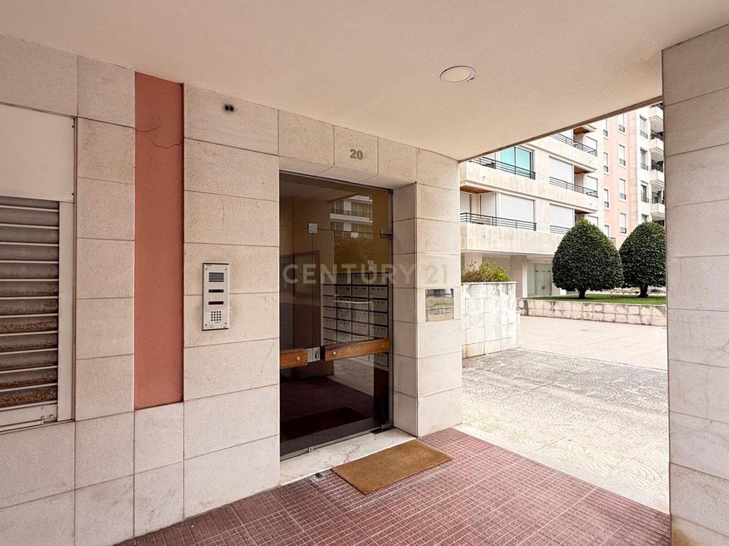 T1 espaçoso, na zona mais nobre de Telheiras, em Lisboa - Image 3