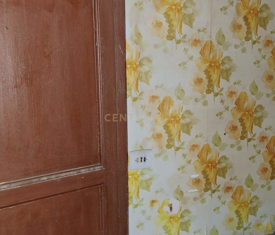 Moradia original para renovar em Benetússer – Localização privilegiada e sem risco de inundação! - Image 5