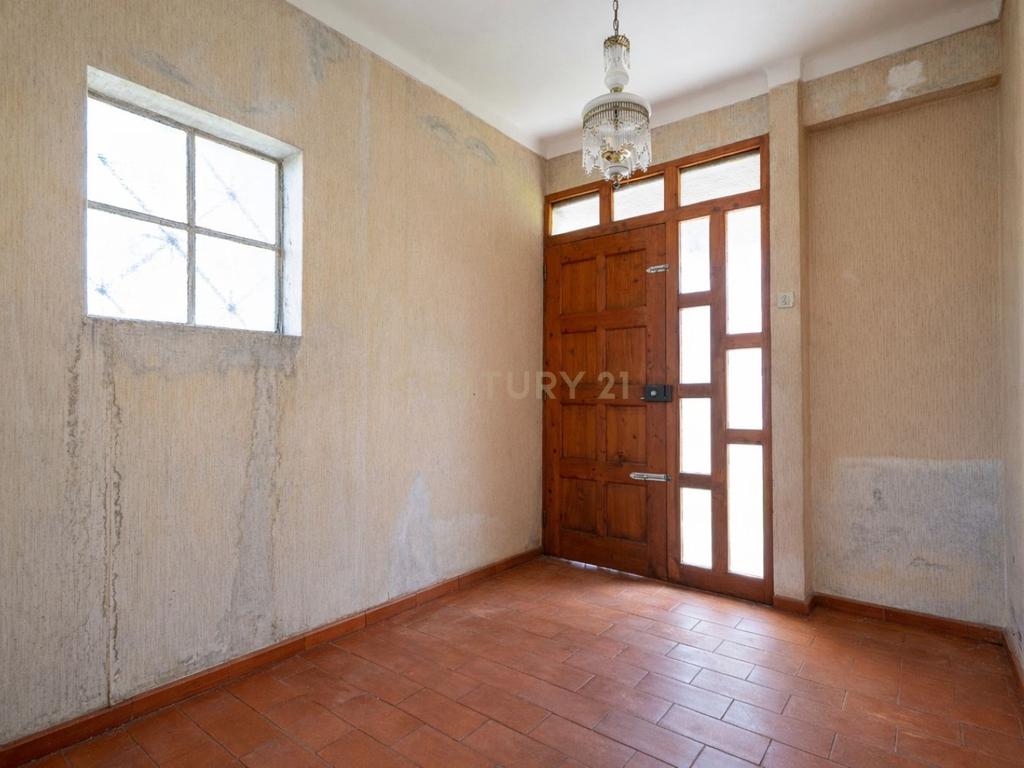 Excelente oportunidade de investimento no centro de São Martinho do Bispo, Coimbra. As referências C0289-01959 (moradia e terreno) e C0289-01957 (terreno) são vendidas em conjunto. - Image 4