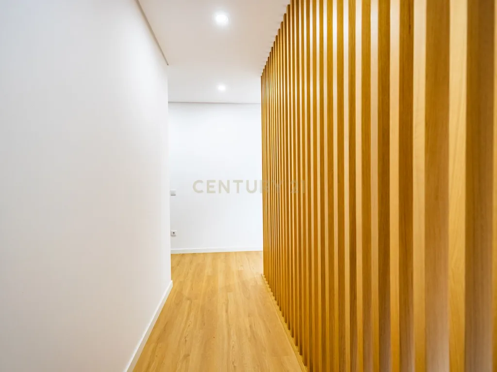 Moradia V3 Geminada em Recezinhos, Penafiel (Fração A) - Image 10