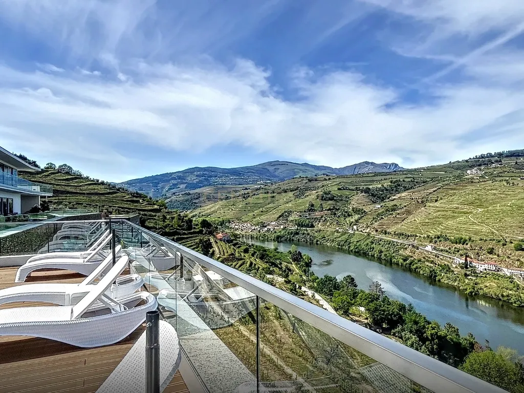 Hotel DD uma "varanda" para o rio Douro, integrado numa quinta no coração do Alto Douro Vinhateiro, perto do Peso da Régua, Portugal - Image 4