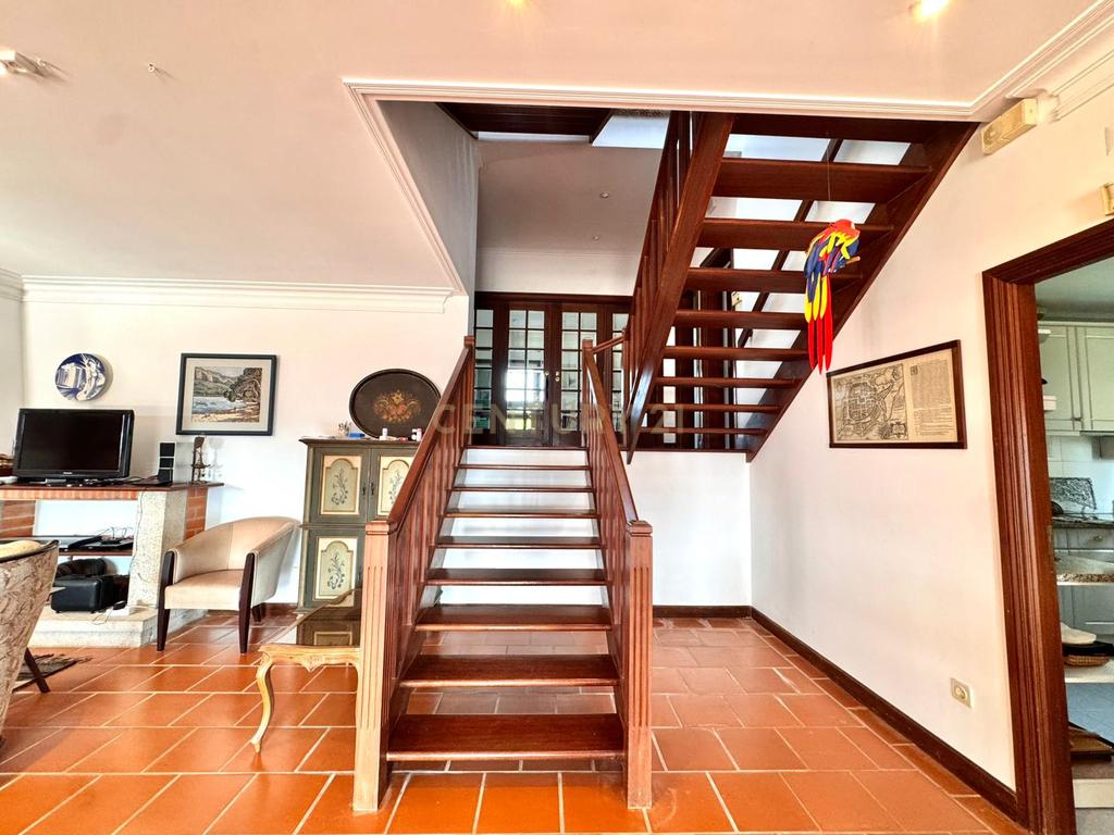 Luxuosa Moradia T5 em Esposende com Vista Deslumbrante - Image 9