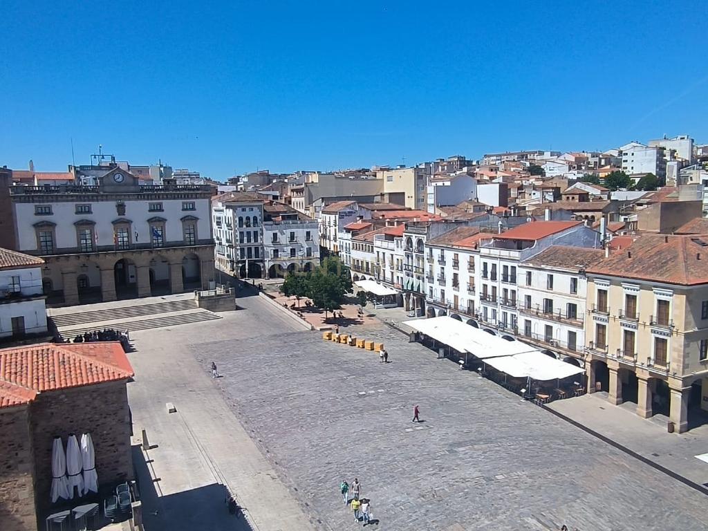 Apartamento Espetacular em Cáceres com Vista e Varandas - Image 1