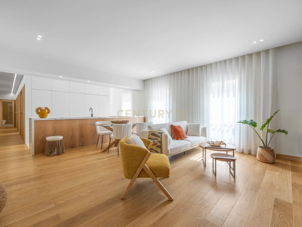Luxuoso apartamento T3 no Centro de Setúbal e a 300m da praia - Image 7