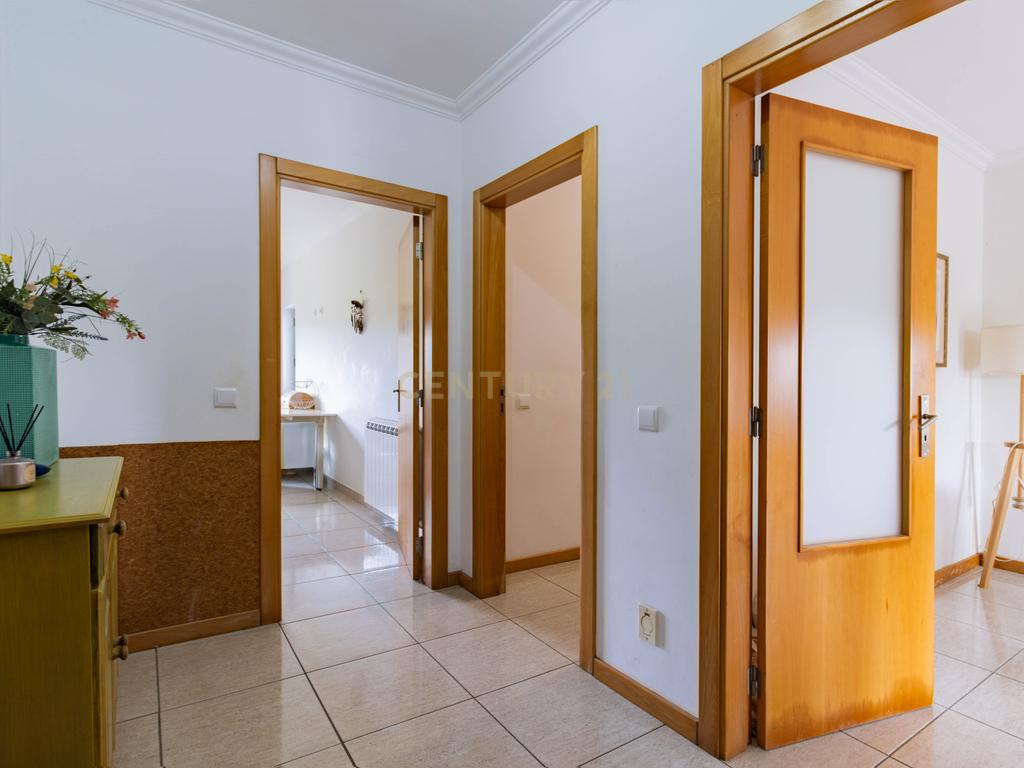 🌿 Oportunidade Única: T3 em Condomínio Fechado com Vista Deslumbrante e Máxima Tranquilidade! - Image 5