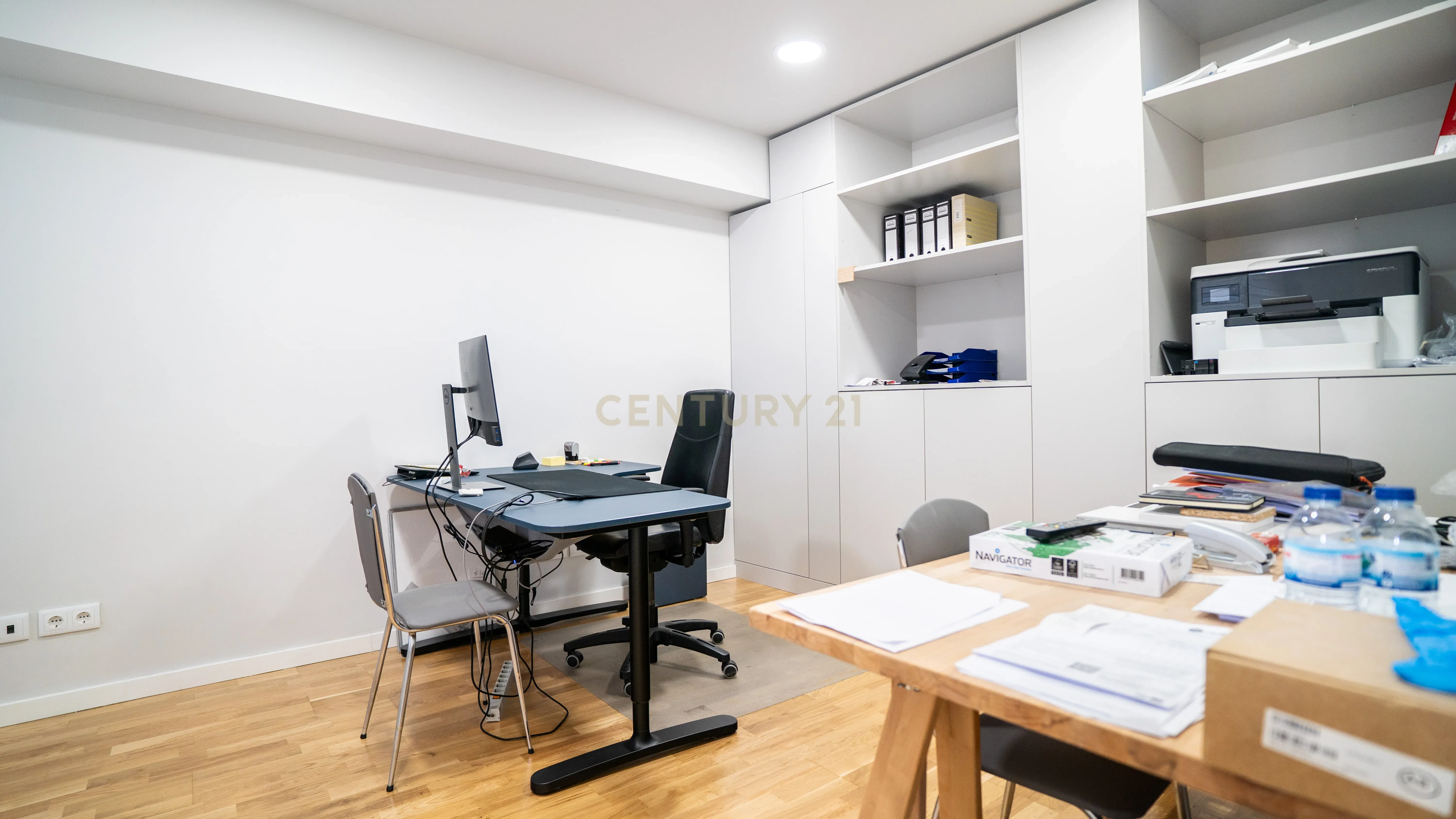 Escritório Mobilado para Arrendamento – Ramada, Odivelas | 92m² | 1.000€/mês - Image 4
