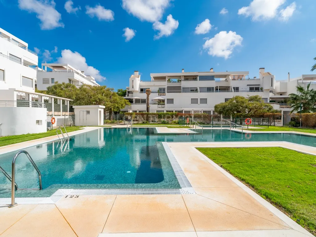🌅 Charmosa Penthouse com Grande Solário Privativo em La Cala de Mijas - Image 34