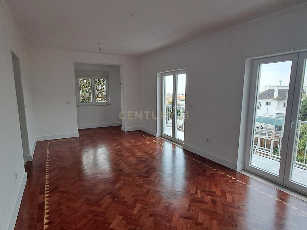 Moradia geminada T3 + 1 com vista de Mar - São Domingos de Rana - Image 2