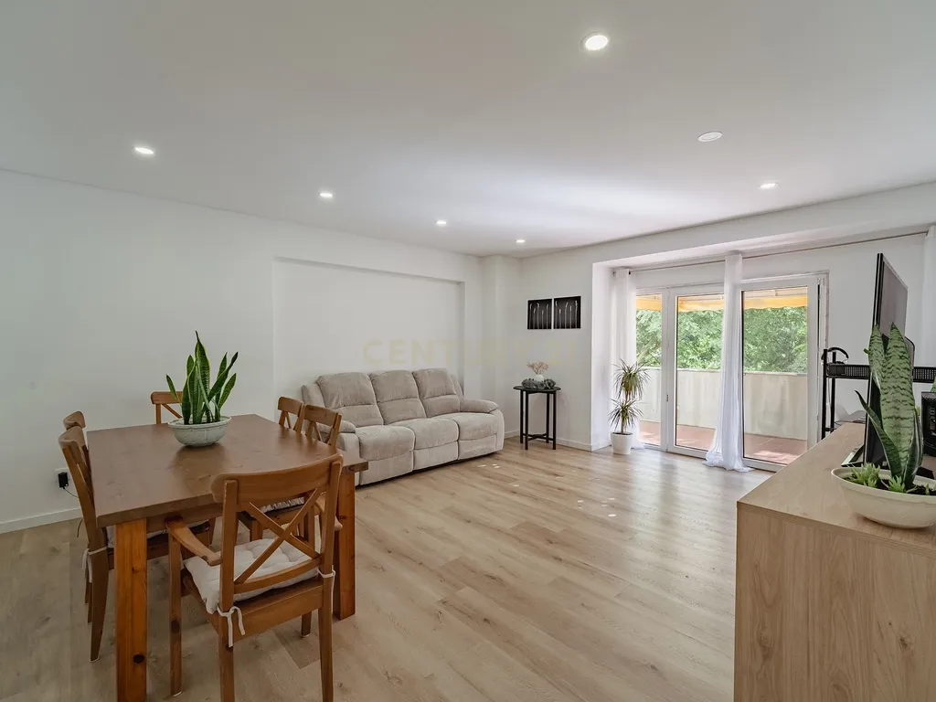 Apartamento T3 em Setúbal - Image 1