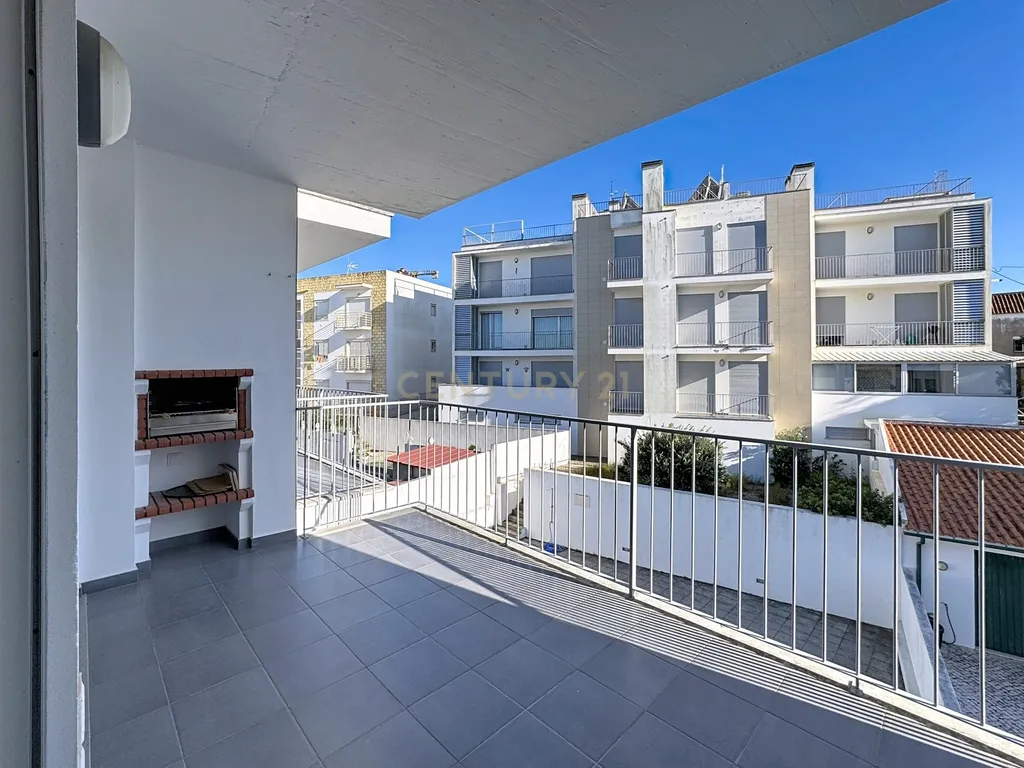 Penthouse T2 com Terraço e Piscina Privativa – Sítio da Nazaré - Image 34
