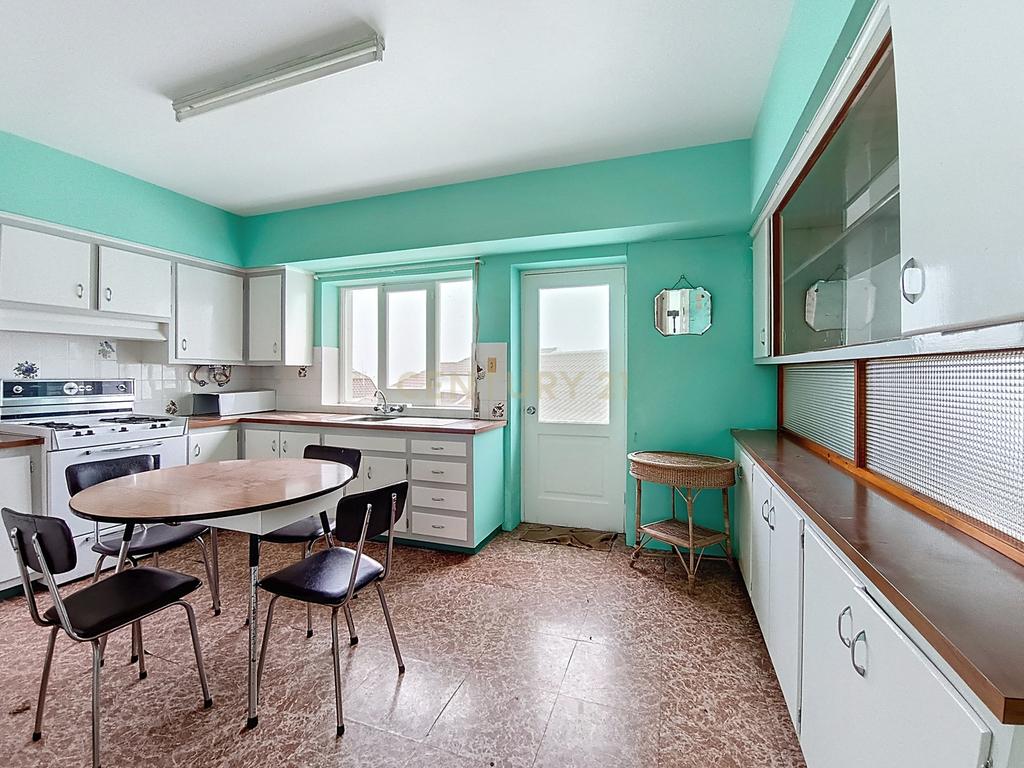 Casa T3 em Achadinha, Nordeste - Oportunidade Única! - Image 10
