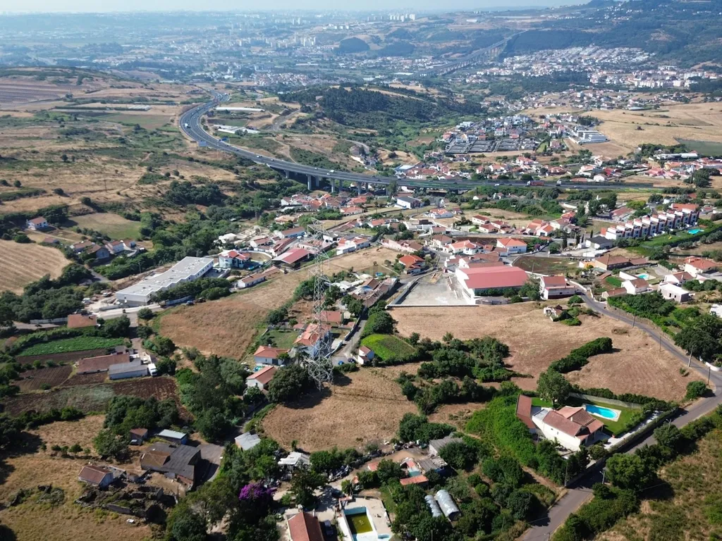 Terreno Rústico com 14.440 m² em Loures – Vista Desafogada, Exposição Solar e Acessos Diretos - Image 11