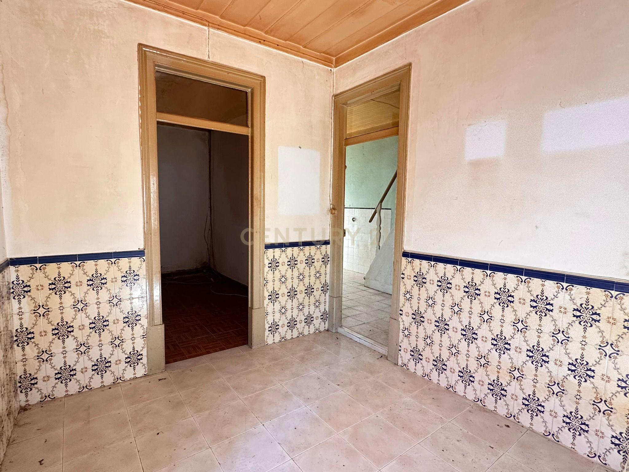 Fotografia 9 de Moradia com projeto aprovado para 3 apartamentos no Centro Histórico de Mafra