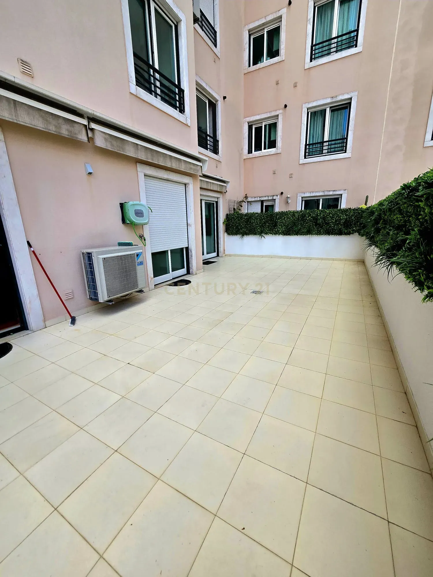 Imóvel em Telheiras – Arrendado com Contrato de 3 Anos - Image 17
