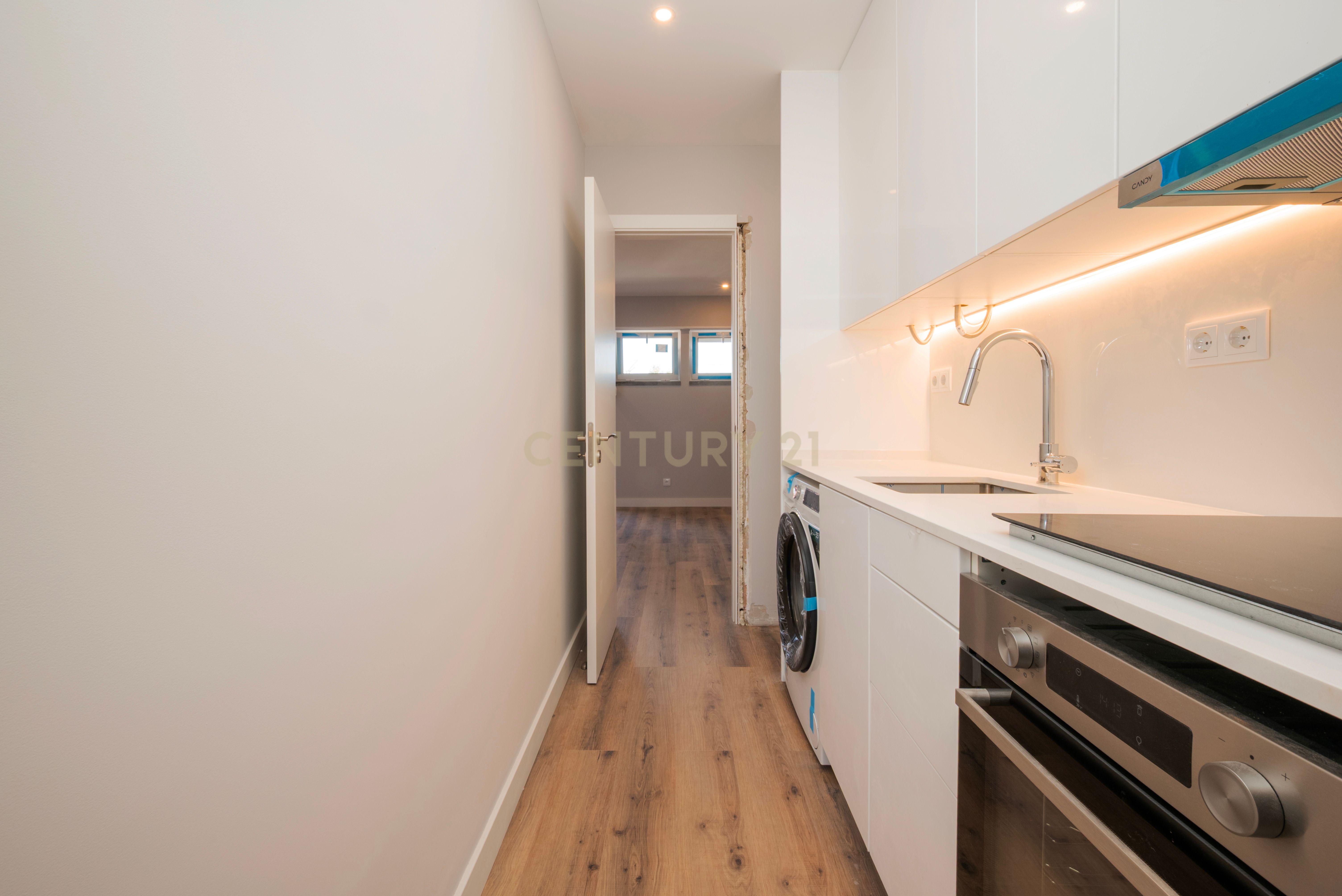 Fotografia 4 de Excelente Oportunidade em Cascais: T1 Totalmente Renovado nas Fontainhas