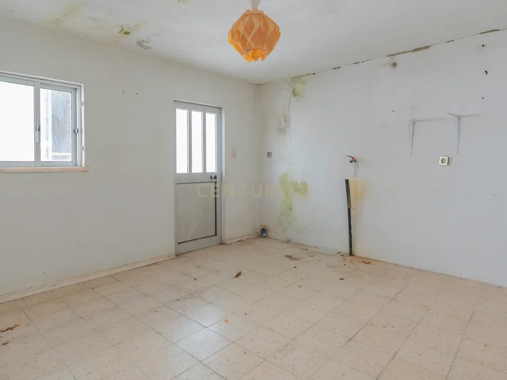 Moradia Isolada com Terreno de 1041 m² – Um Mundo de Possibilidades! - Image 98