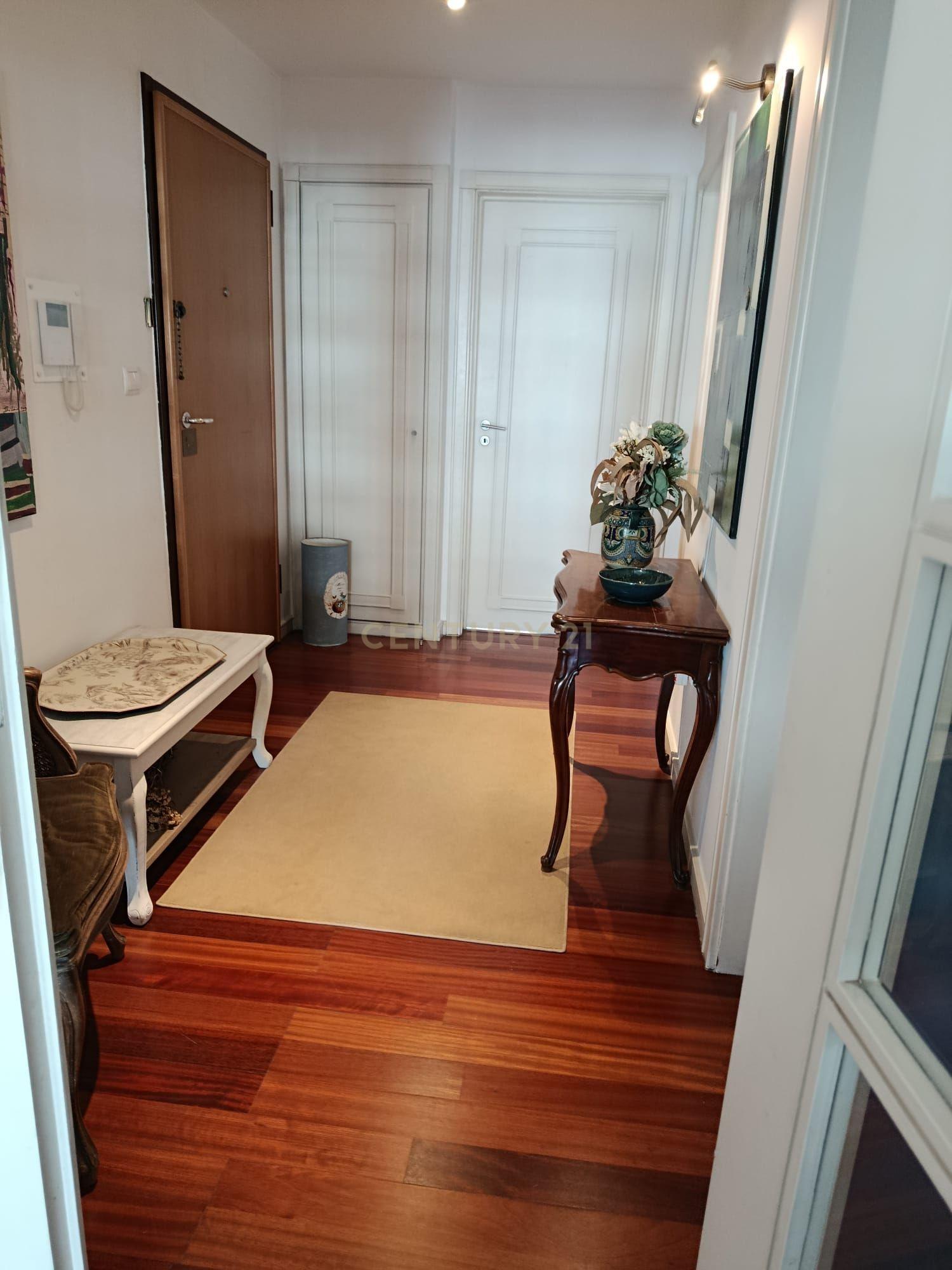 Fotografia 8 de Apartamento com duas suites; estacionamento e arrecadação nas Avenidas Novas