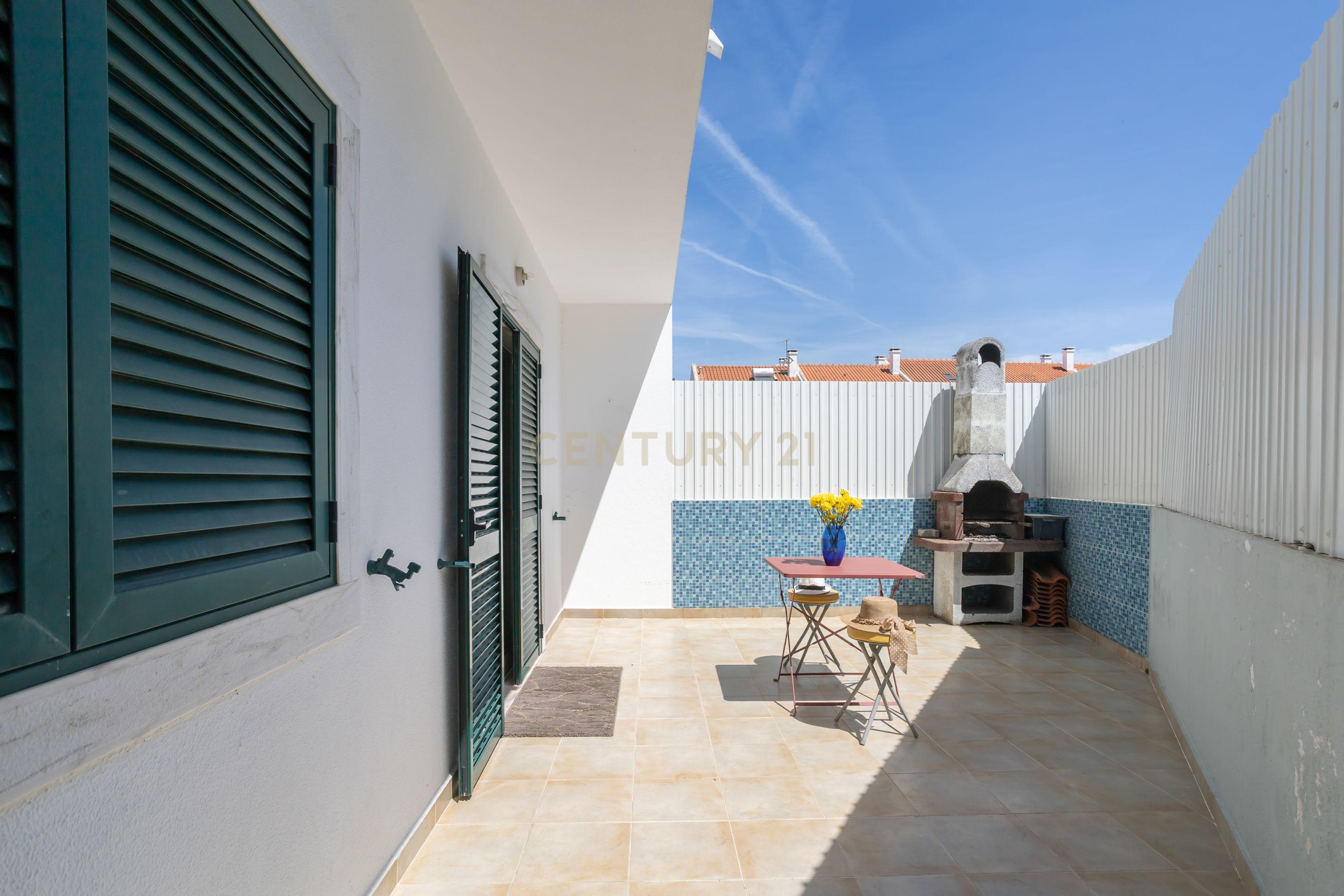  Moradia T3 em Amora - Seixal com Terraço e Garagem  - Image 14