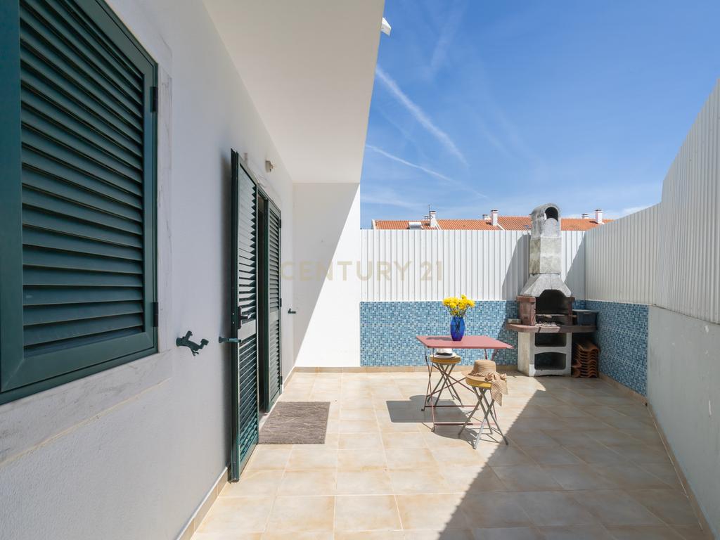  Moradia T3 em Amora - Seixal com Terraço e Garagem  - Image 14