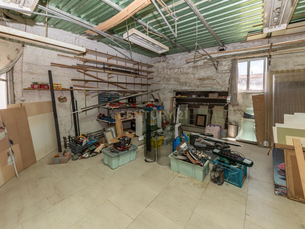 Apartamento T3 no Feijó com logradouro de 261 m2 - Image 37
