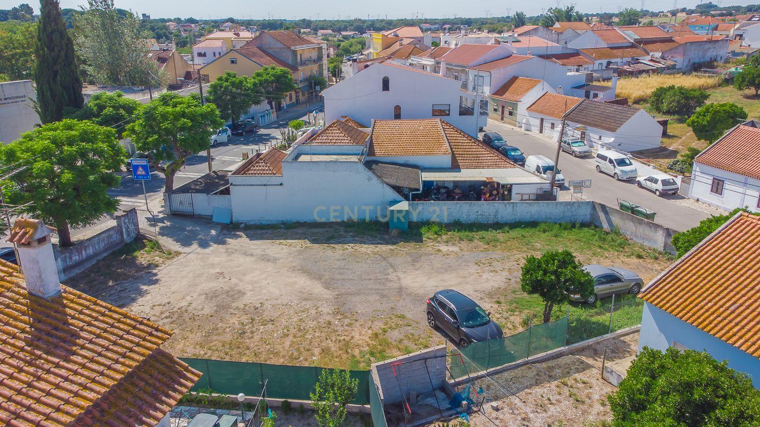 Fotografia 5 de Terrenos Urbanos em Águas de Moura – Excelente Oportunidade para Habitação ou Investimento