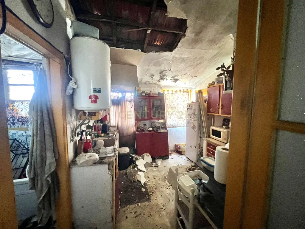 Moradia para reconstrução total lote 417m2 Venteira Rua 1º Dezembro - Image 25