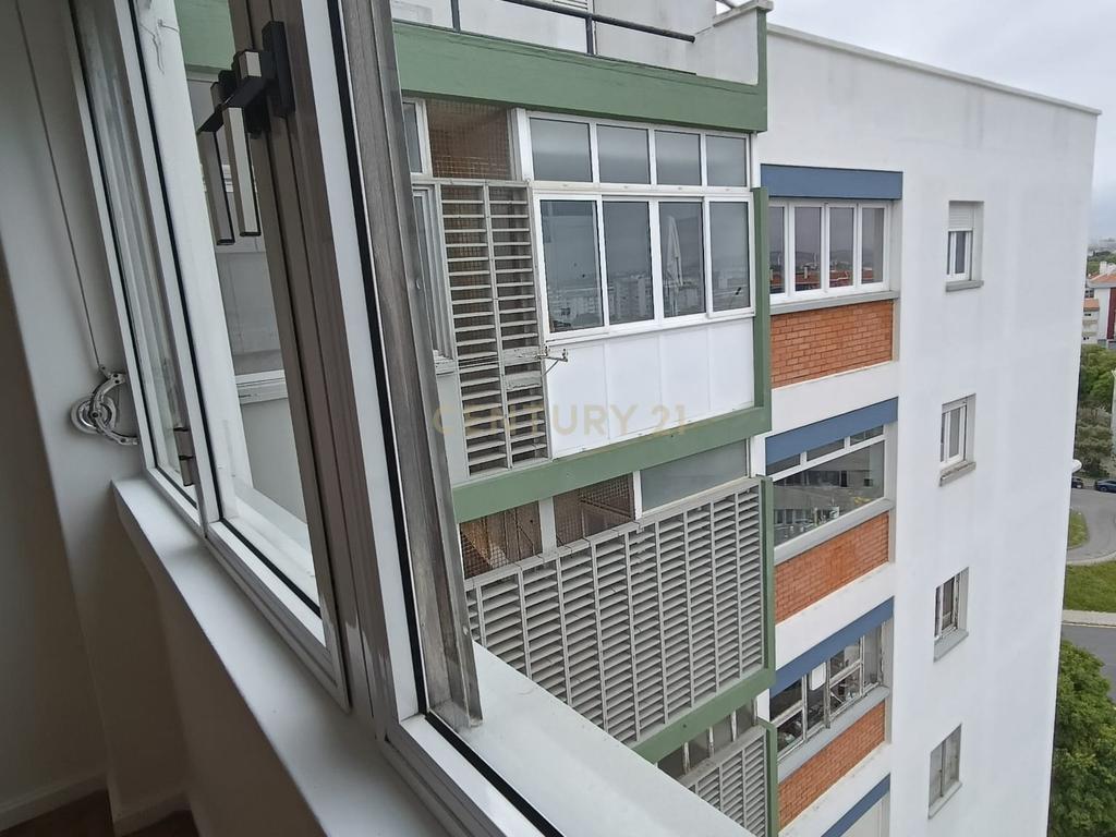 Apartamento 4 assoalhadas (T3) nos Olivais. Conforto e conveniência no coração da cidade - Image 23
