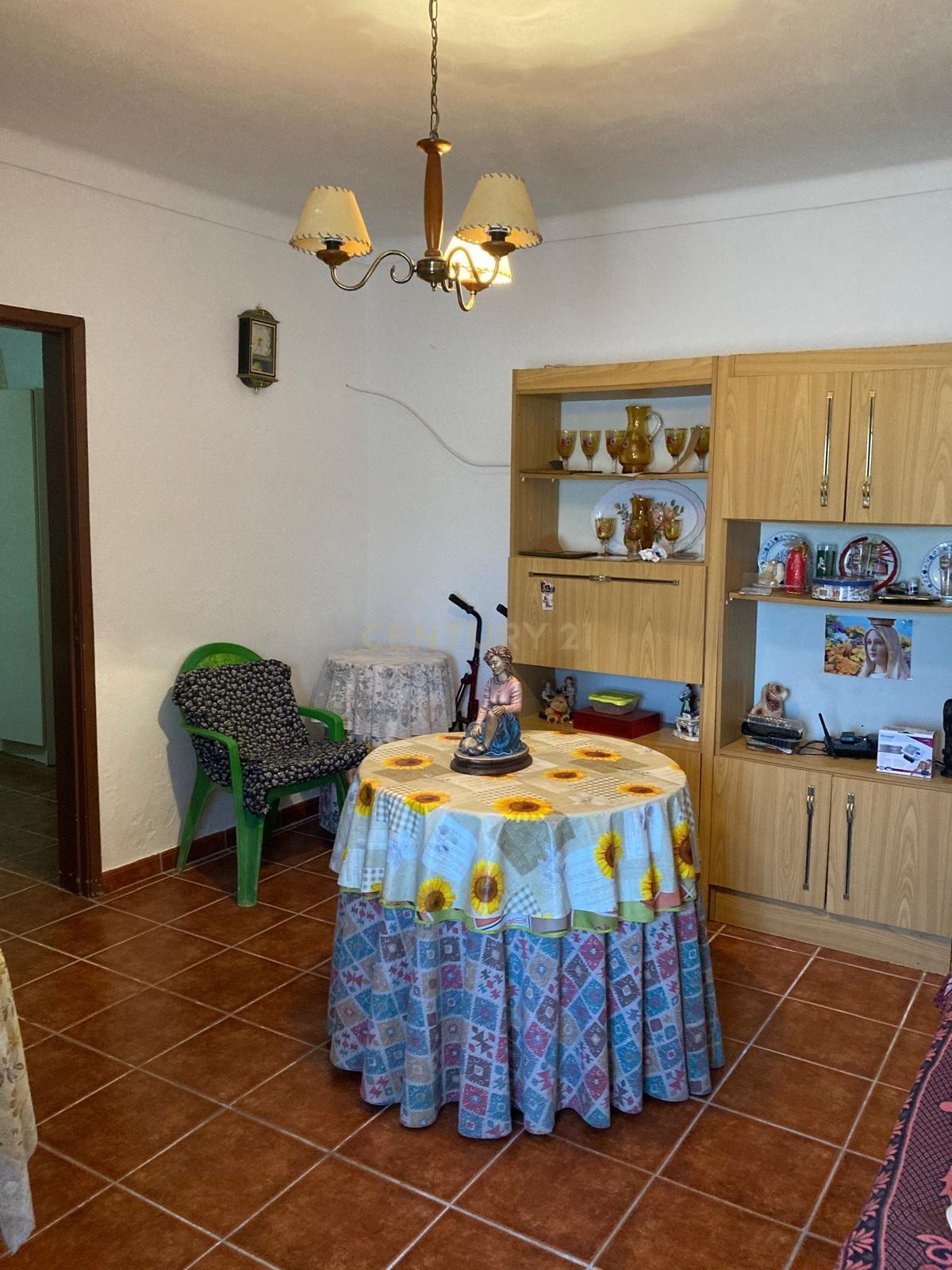 Fotografia 3 de Moradia tradicional para recuperação no coração do Alto Alentejo
