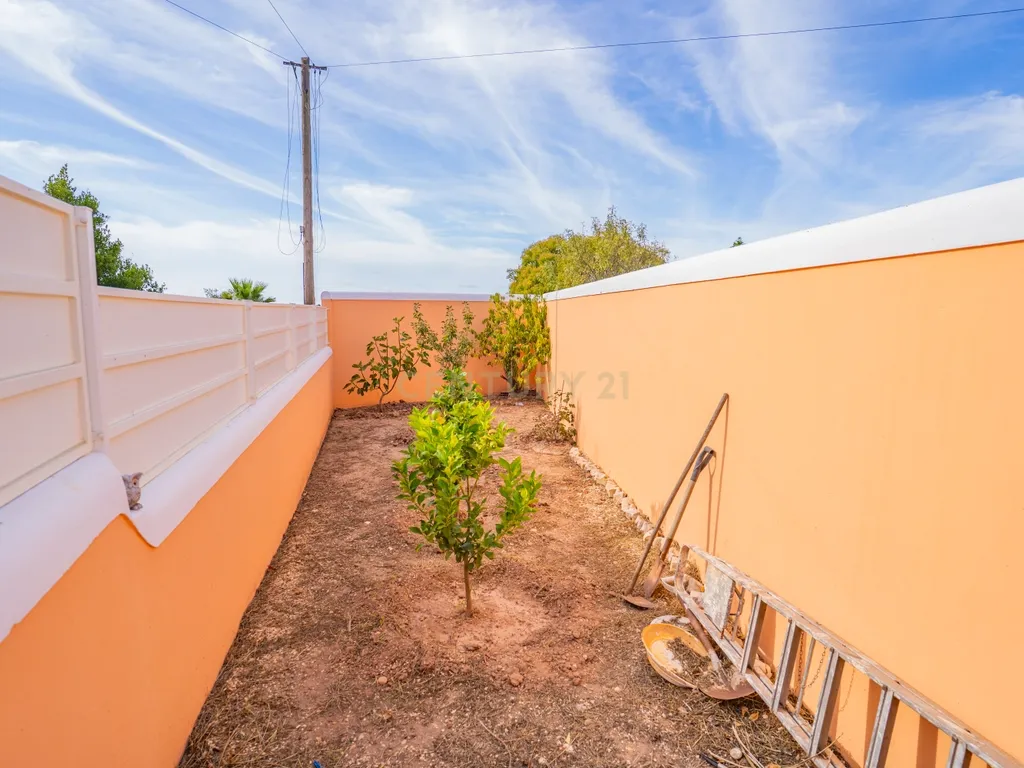 Moradia T4 Independente com Anexo | Lote 635 m² - Image 38
