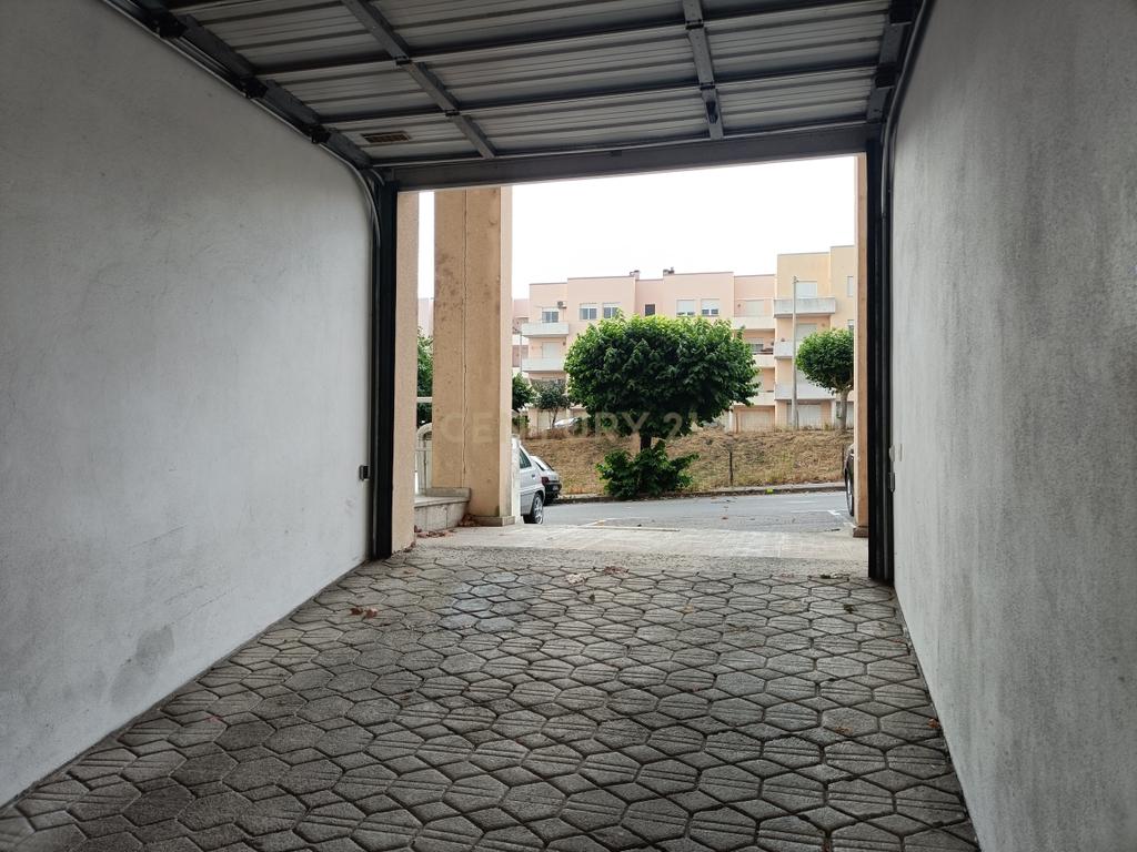 Apartamento T3 com box| Oliveira do Hospital, Coimbra - Image 21