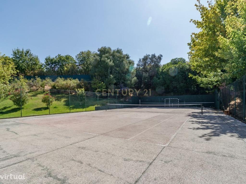T3 Paço da Ameixoeira em condominio fechado|143m2 |Garagem para dois carros| Arrecadação|  Parque infantil |Segurança 24h|Piscina| Sauna| Ginásio|Court de ténis|Campo futebol. - Image 9