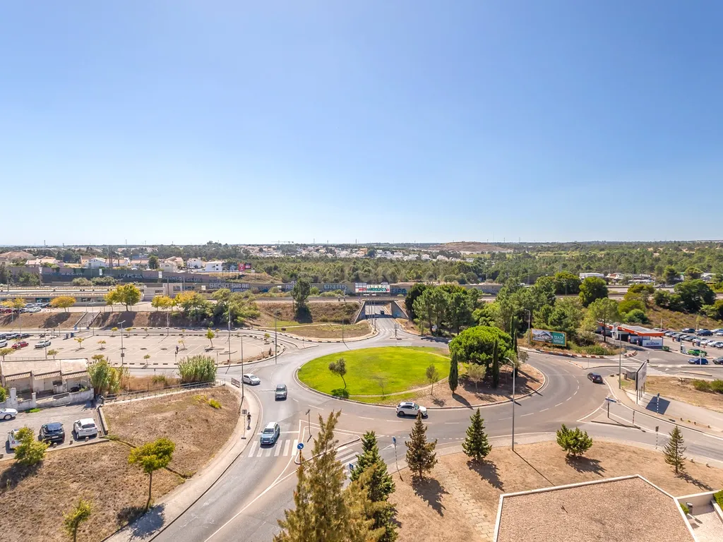 DUPLEX T4 +1 | TERRAÇOS D’AMORA - SEIXAL - Image 47