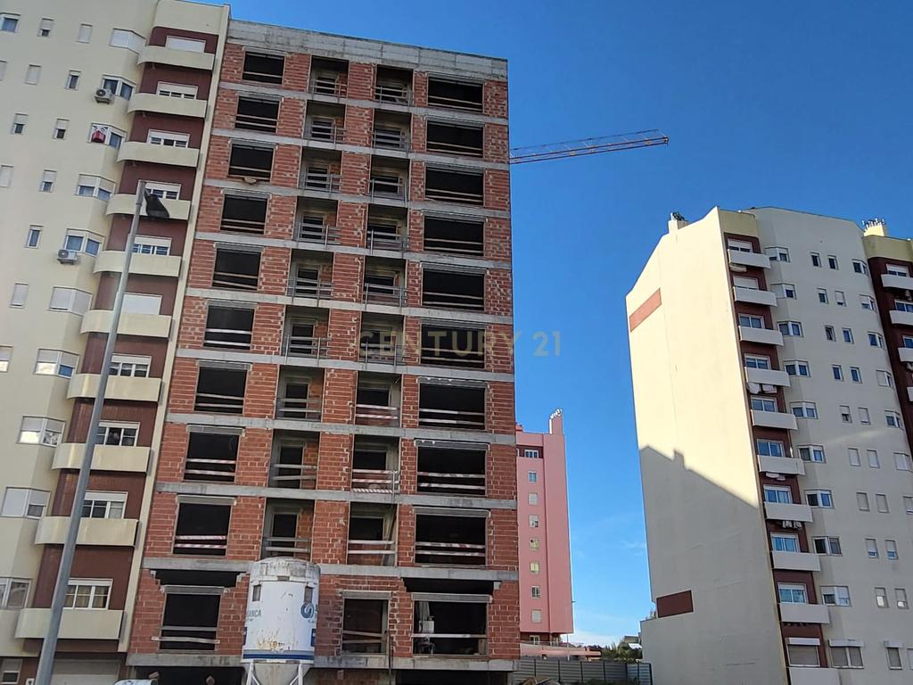 APARTAMENTO T2 COM TERRAÇO | SANTA MARTA DO PINHAL | CORROIOS - Image 2