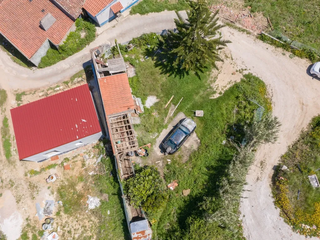 À procura de espaço para investir, fugir aos fins de semana ou começar um projecto a dois? - Image 39