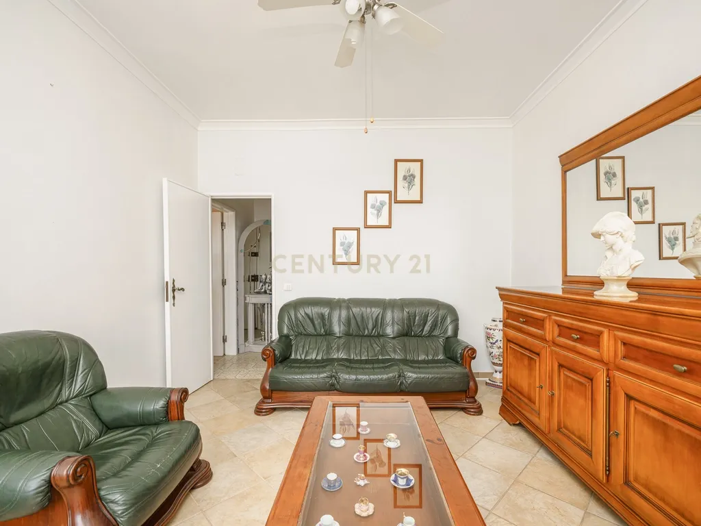 Apartamento T2 na Moita com 2 Varandas e Ponto de Carregamento para Veículos Elétricos - Image 12