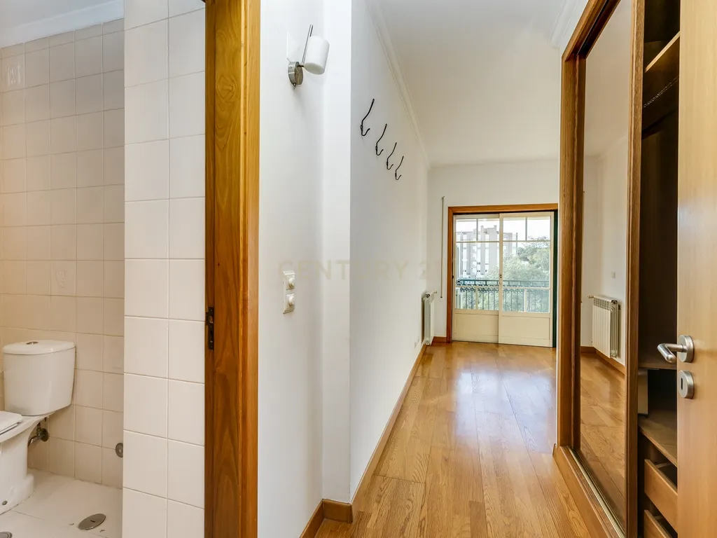Apartamento T3+Box em Telheiras – Rua Fernando Lopes Graça - Lisboa - Image 21