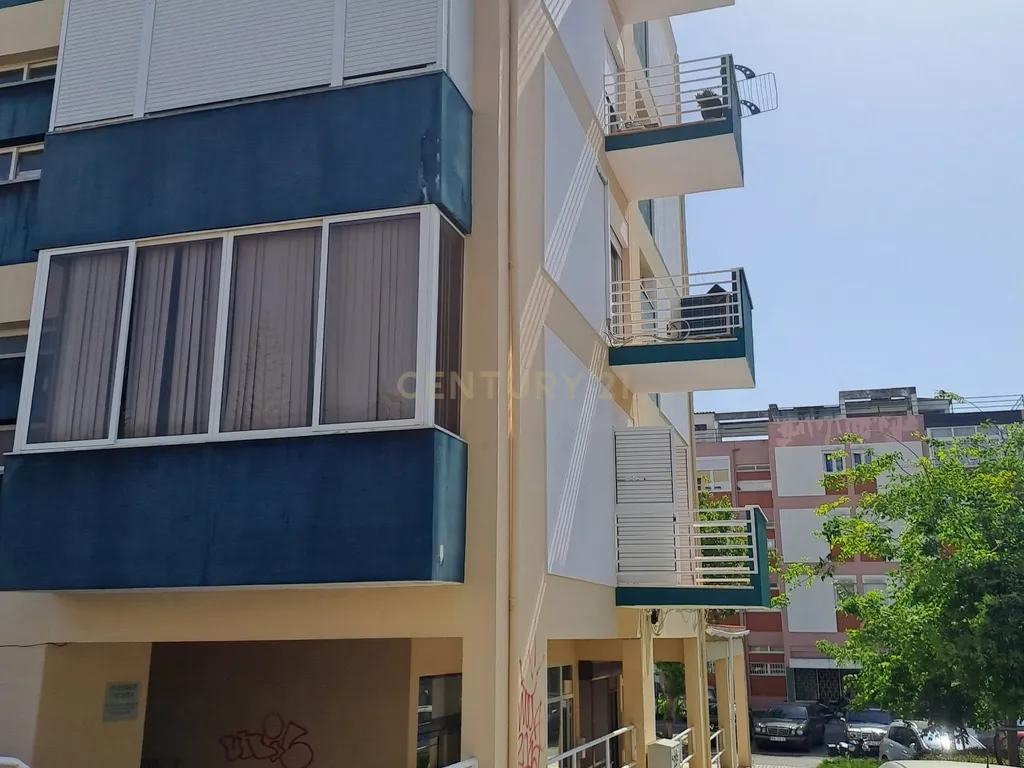 Apartamento T4 na Rua Gil Vicente - Parede - Image 22