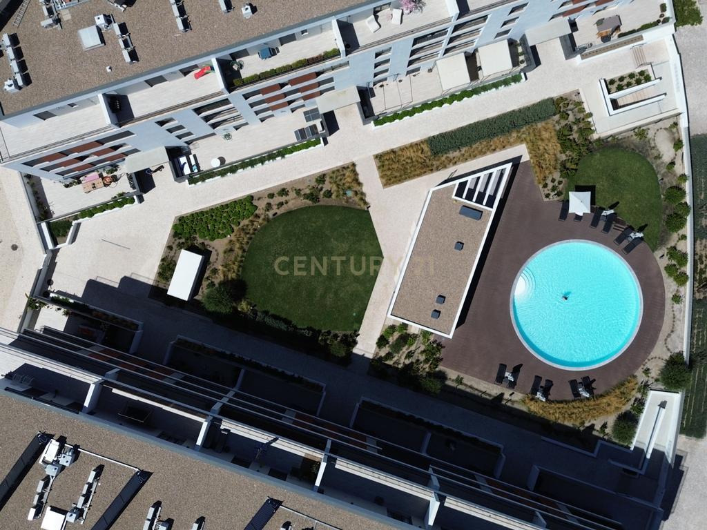 T2 novo, 2 generosas varandas, parqueamento e arrecadação, prédio de 2023 – Quinta do Pinhão, Verdizela - Image 21