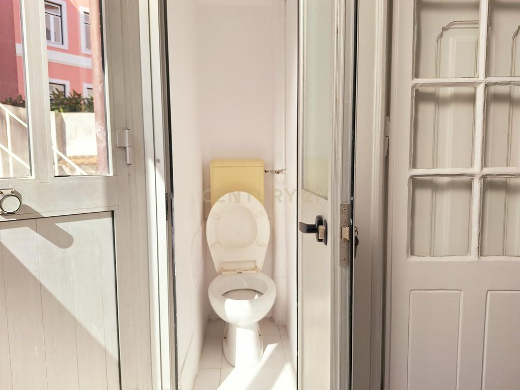  Apartamento T3+2 para Arrendamento em Campolide - Image 22