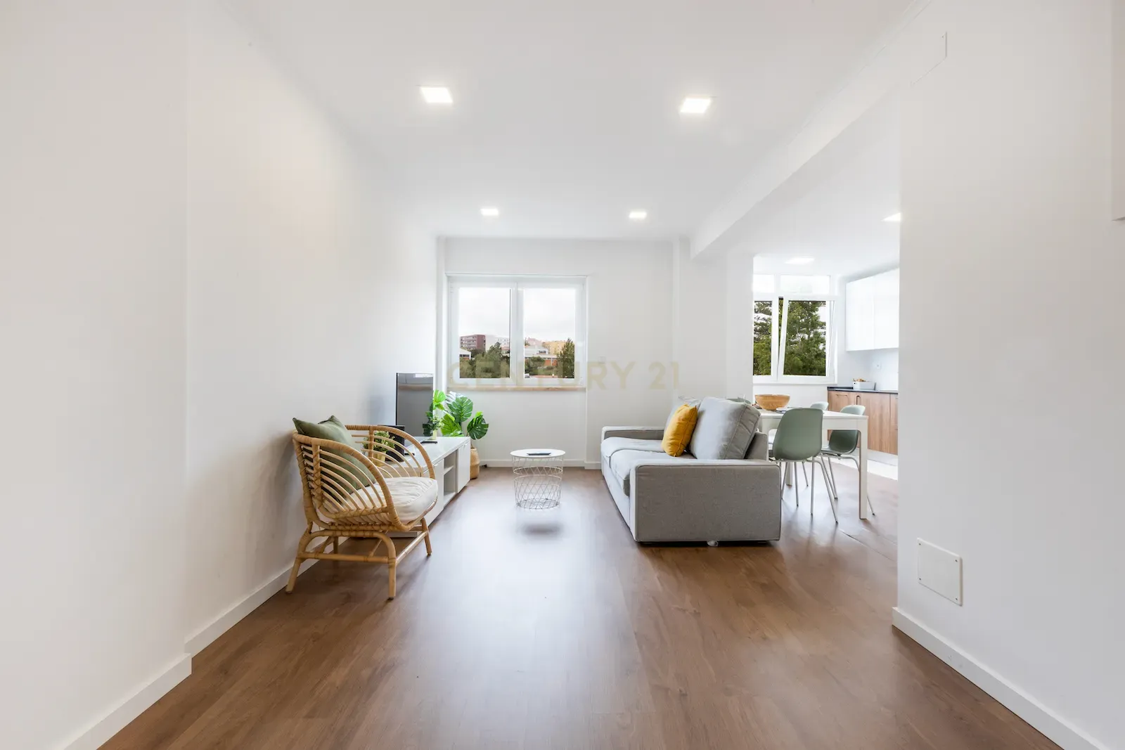 Apartamento T3 Totalmente Renovado com Excelente Localização em Lisboa - Image 16