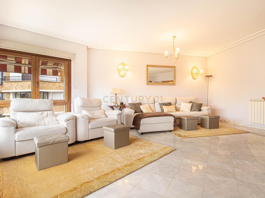 Apartamento T4 no Real Forte c/ 2 Box - Image 10